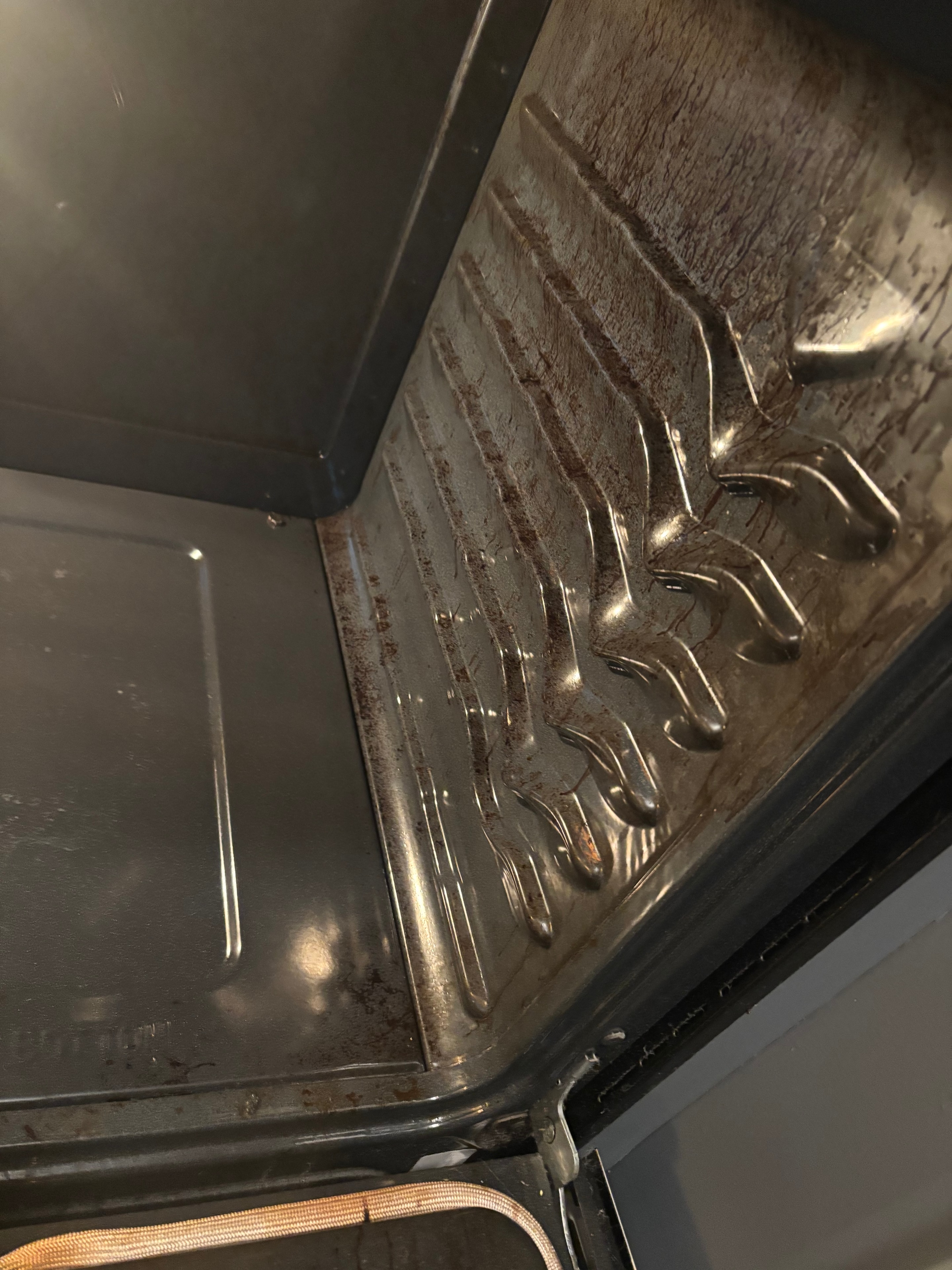 Refrigerator detail clean after cleaning
