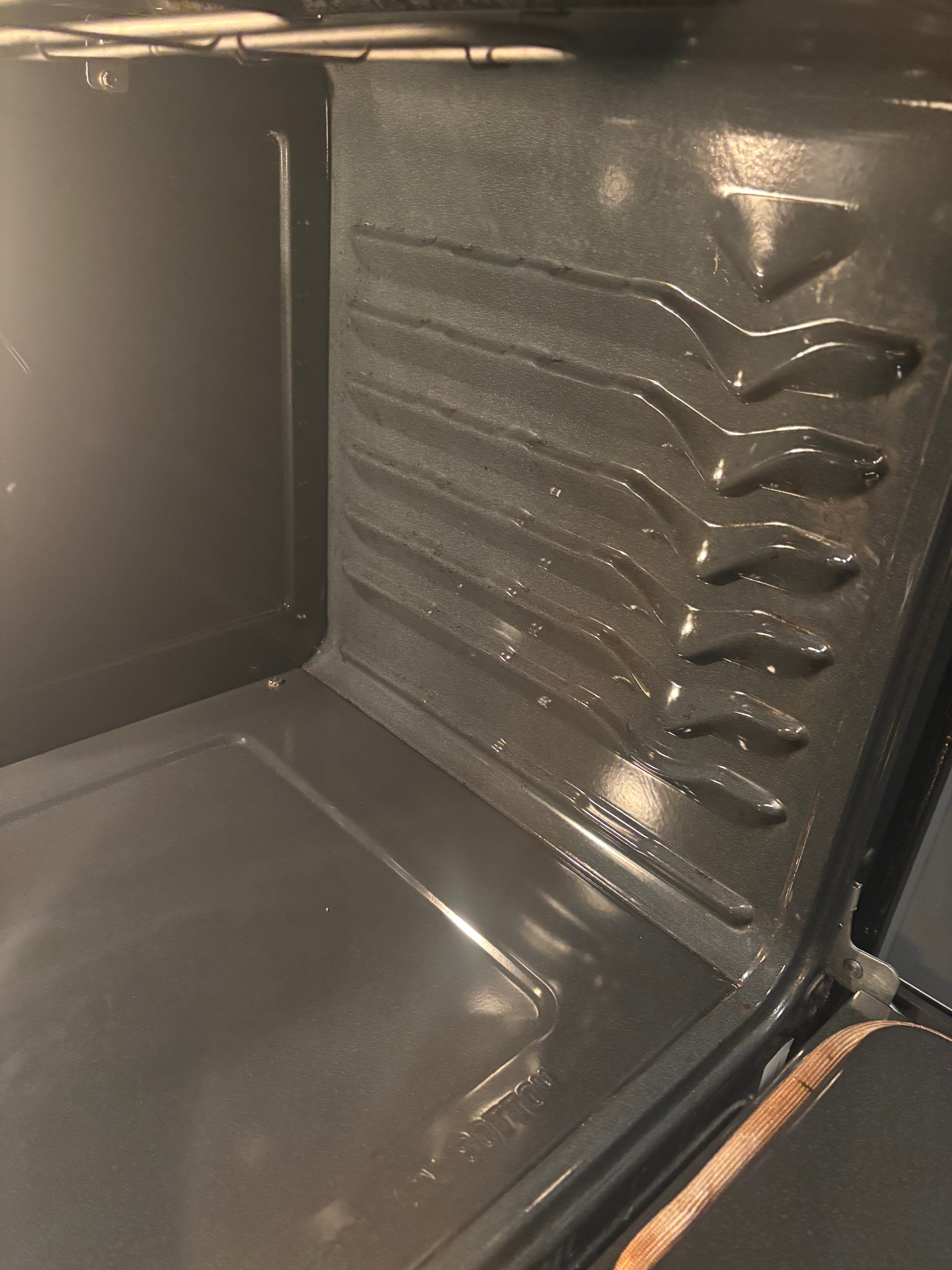 Oven interior clean with clear door glass after cleaning